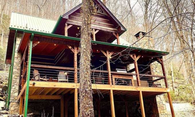 Topton Cabin | Slippery Rock-Pet Friendly, Luxury Log Cabin Rental on Creek, Outdoor TV over Fireplace, Hot Tub-Western NC