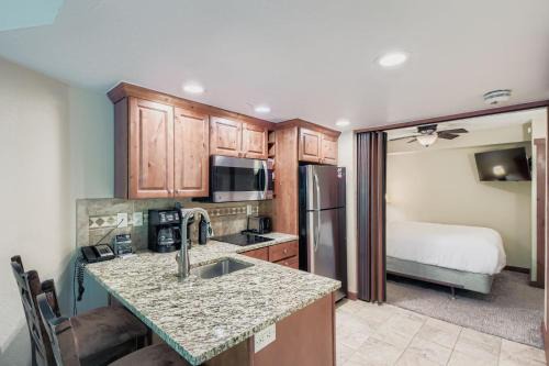 Peak 9 Apartment | Slope-side Studio Dog Friendly Full Kitchen