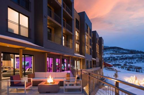 Park City Apartment | Slope Side Studio In The Heart of Canyons Village with Heated Pool & Hot Tub!