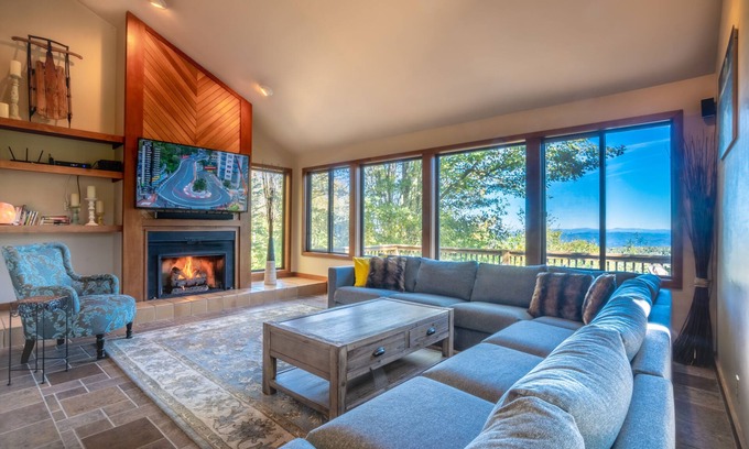 Beech Mountain Ski Chalet | Slopeside is just steps to Beech Mountain Resort and Ski Village! Amazing Views!