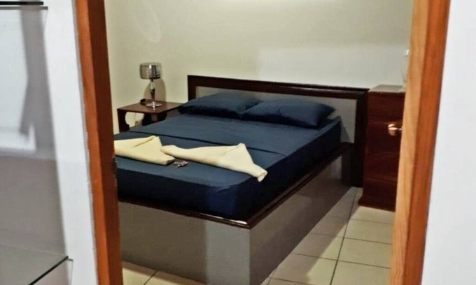El Cerro House | SLOTH#2 APT FULLY EQUIPPED -AC -WIFI - PARKING. KITCHEN. LAUNDRY ROOM. HOT WATER