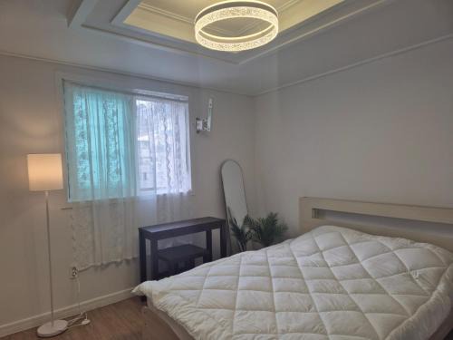 Choryang House | Small and Pretty House Near Busan Station, Pet-friendly, Suitable for 2 People