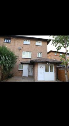Thamesmead East House | Small Budget Roomz 2