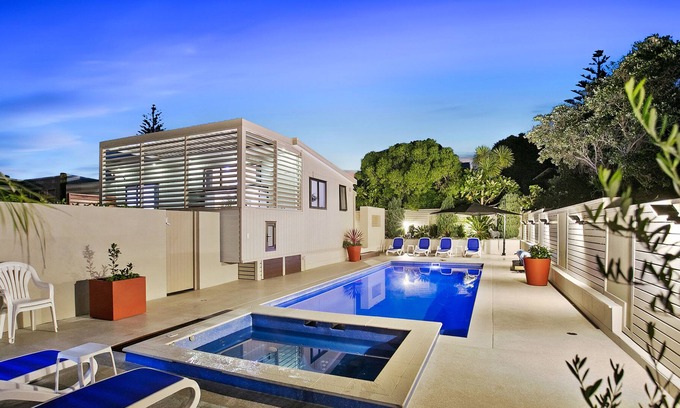 Waihi Beach Cottage | Small but cosy 2 bedroom beach cottage