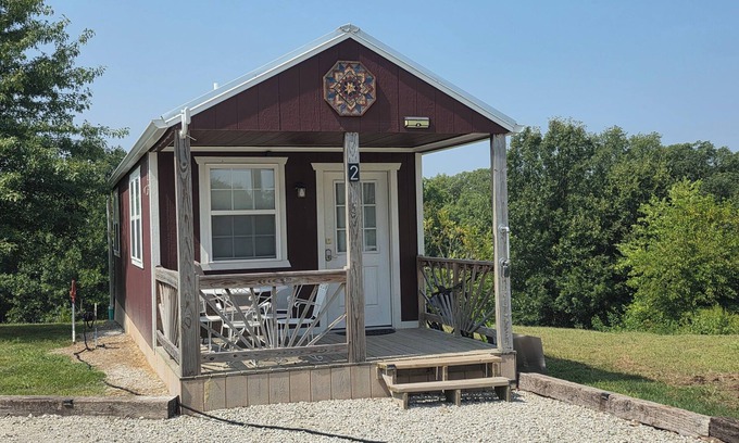 Buchanan County Cabin | Small Cabin on the Farm