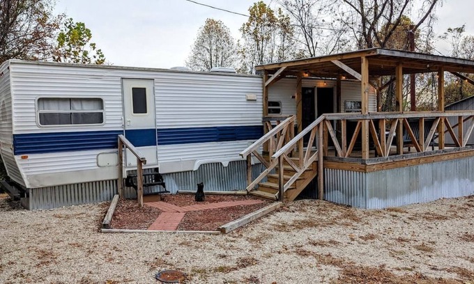 Primrose House | Small Camping Cabin - Happy Camper - Red River Gorge, KY Getaway!