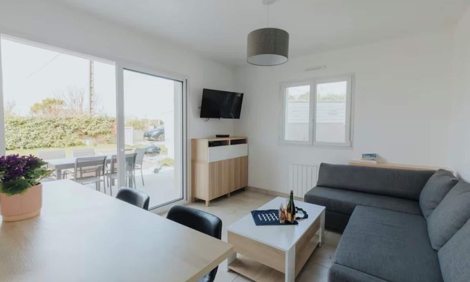 Ploudalmezeau House | Small house 150 m from the beach on foot - 4pers TY PORSGUEN