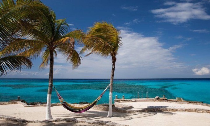 San Miguel Condo | Small is Beautiful. Relax ON the beach, convenient & near the Presidential Villa