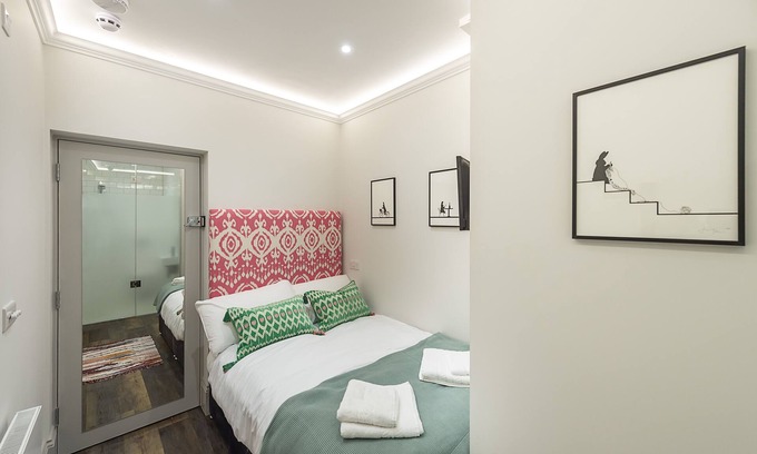 Campden Apartment | Small Kensington Studio, 5 mins to Kensington Palace & 10 mins to Portobello Rd