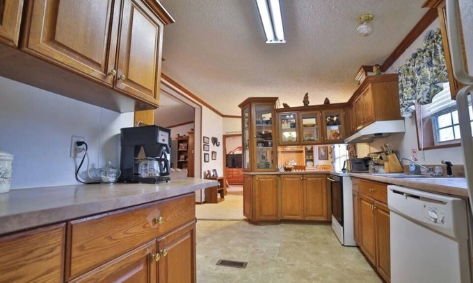Wyandotte Apartment | Small studio apartment on Grand Lake