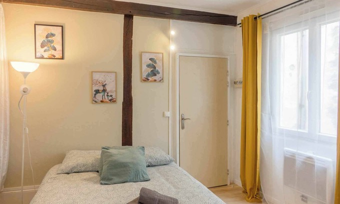 Bourgogne Apartment | Small studio downtown