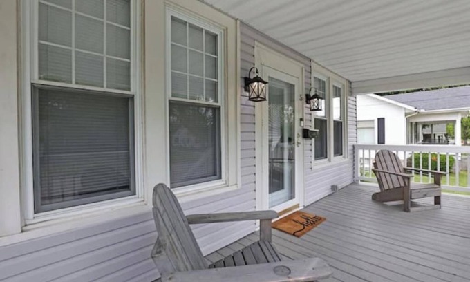 London House | Small Town Cozy Boho Bungalow