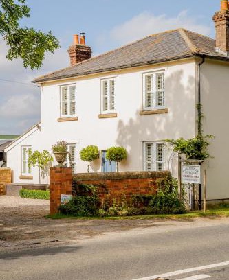 Broadway Bed & Breakfast | SmallBrook Cottage