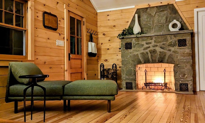 Smallwood Cabin | Smallwood Cabin - New Reno, Fireplace, Hot Tub & Firepit-5 miles to Bethel Woods