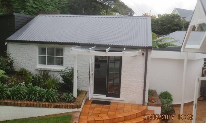 Wellington Cottage | Smart and tidy cottage close to CBD.