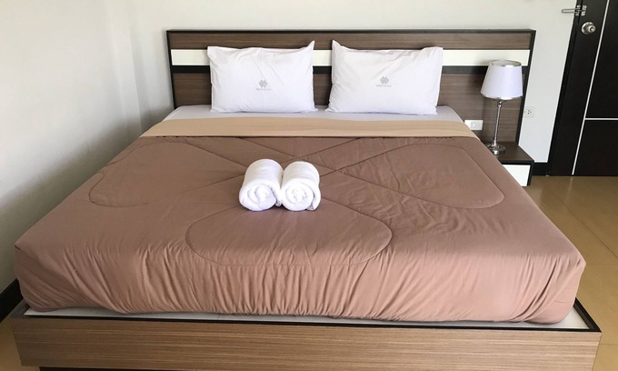 Chom Thong Hotel | Smile Place