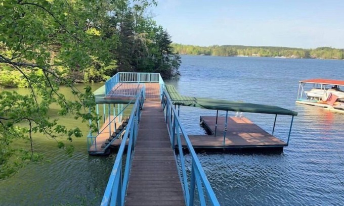 Bremen House | - SMITH-LAKE-Cullman-COTTAGE - CUSTOM- DOCK