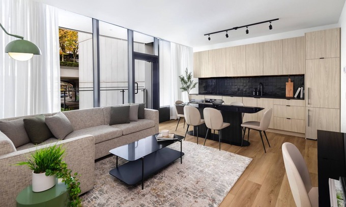 Yaletown Hotel | Smithe House