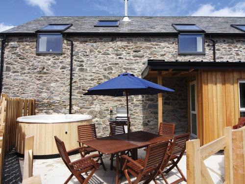 Rhyd-y-foel House | Smithy Barn - Hw7592