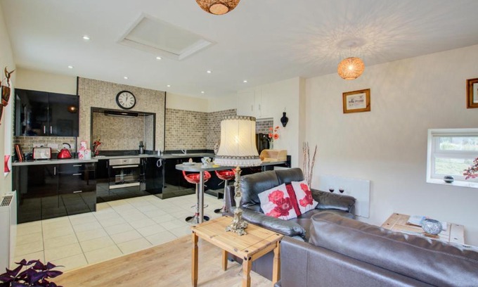 Irstead House | Smithy Cottage