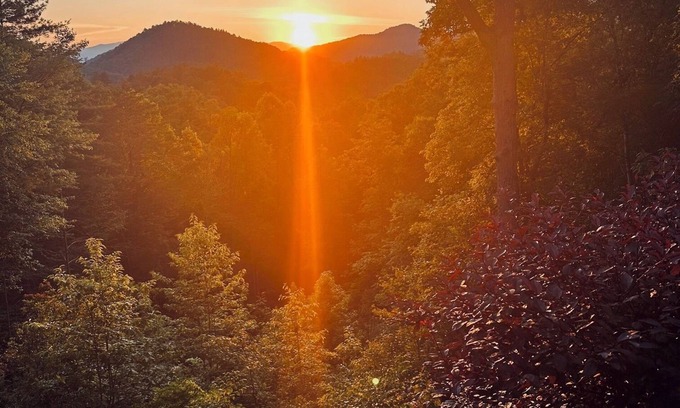 Robbinsville Cabin | Smokey Top Retreat - nCozy cabin in the Great Smoky Mountains