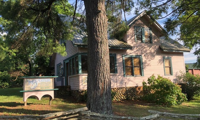 Pigeon Forge Apartment | Smokies Bed and Breakfast - Evergreen Cottage Inn