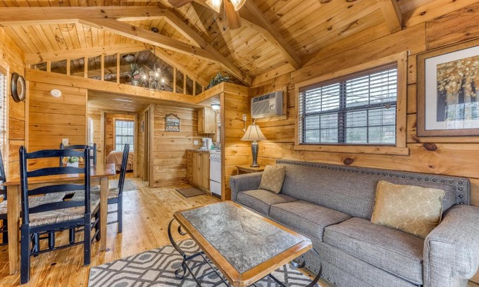 Wears Valley House | Smoky Bears Den