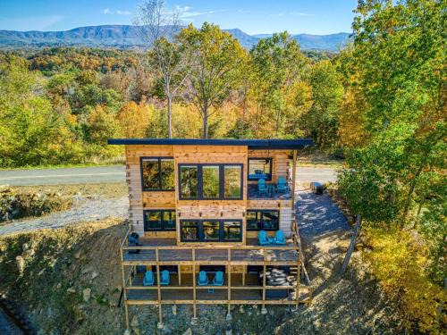 Dandridge House | Smoky Lake Retreat cabin