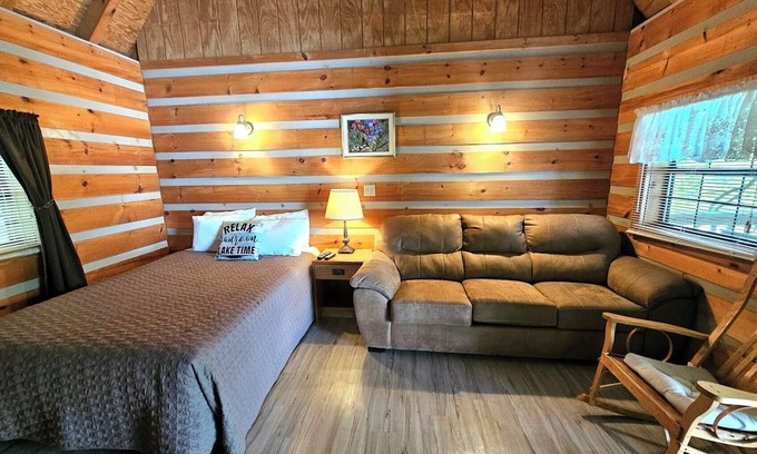 Sevierville Cabin | Smoky Mountain Lake Group Cabins on Douglas Lake