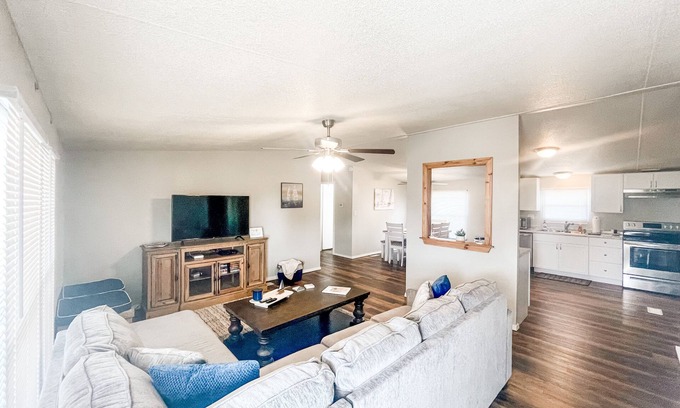 Mead House | "Smooth Sailing" less than 10 minutes from Lake Texoma and Choctaw Casino