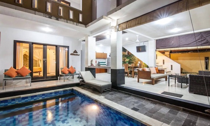 Legian City-Centre Villa | SMV . 7-BR · ❤️7BR Pool Prime Area Walk to Beach N Shops Legian