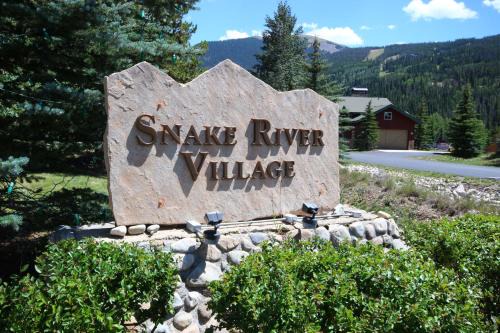 Mountain House House | Snake River 44 by SummitCove Lodging