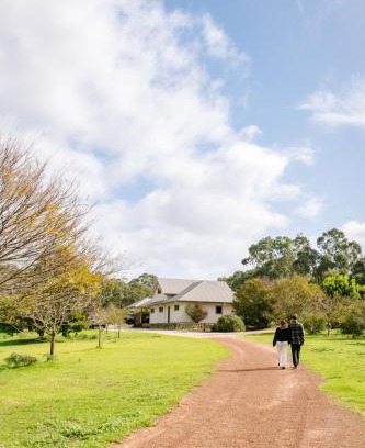 Margaret River House | Snoozey's Escape - luxury homestead on 9 acres of secluded nature
