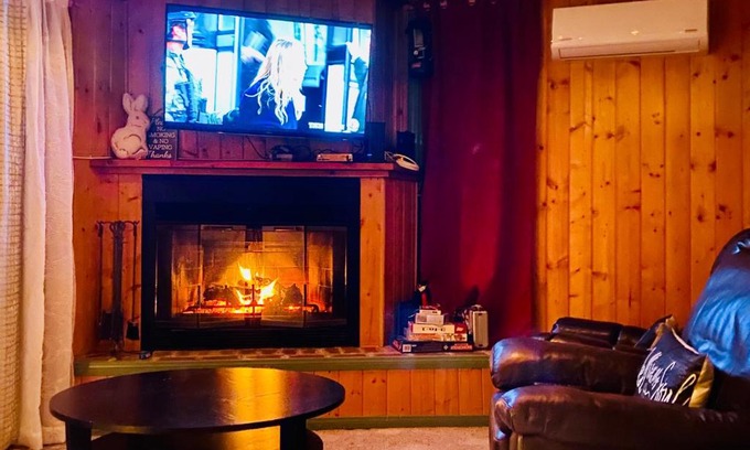 Green Valley Lake House | Snow Bunny Cottage, Pets Welcomed!