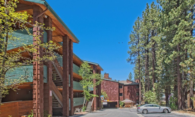 Big Bear Lake Apartment | Snow Lake Lodge