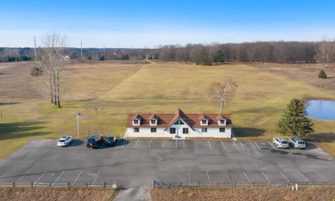 Gaylord House | Snowbelt Bunkhouse