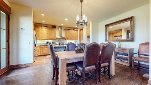 Mammoth Lakes Apartment | Snowcreek VI The Lodges #1197 condo