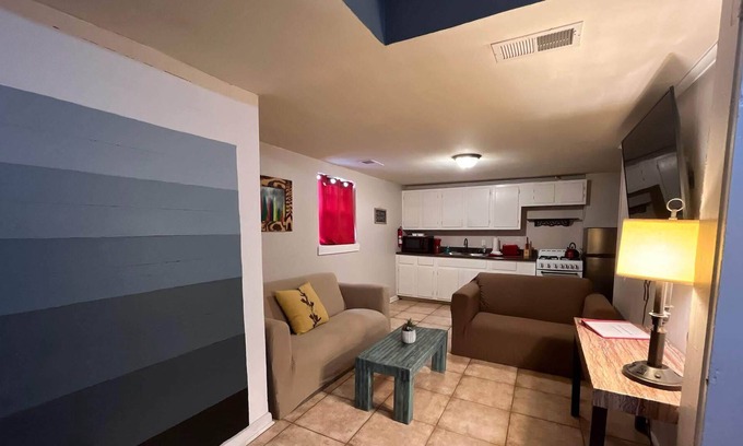 Crosstown House | Snowden duplex 2, a Quiet Getaway