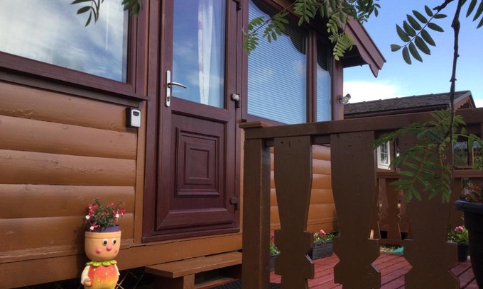 Bronaber House | Snowdonia National park Log cabin with garden