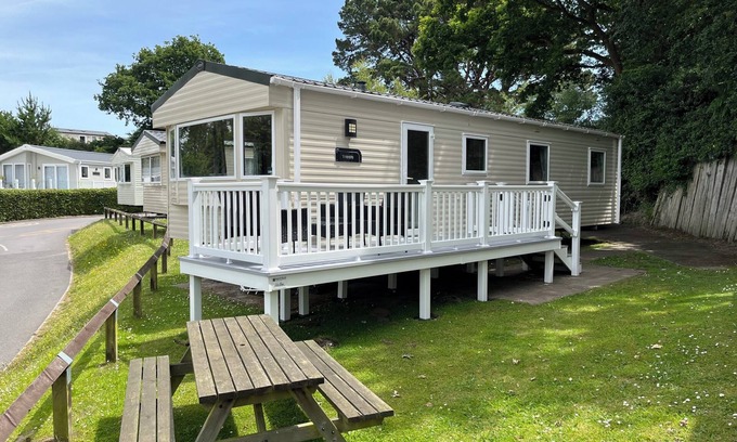 Hamworthy House | Snowdrop Lovely caravan, veranda and dogs stay free at Rockley Park Poole Dorset