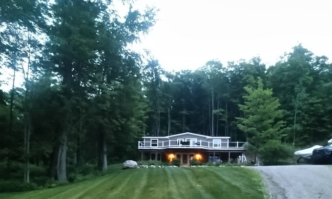 Boyne Falls House | Snowmobiling Paradise