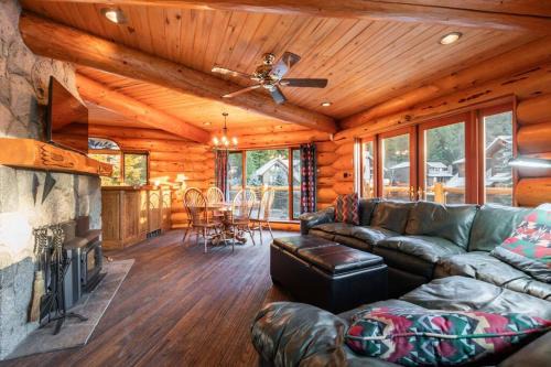 Nordic Estates Ski Chalet | Snowridge Chalet by Outpost Whistler