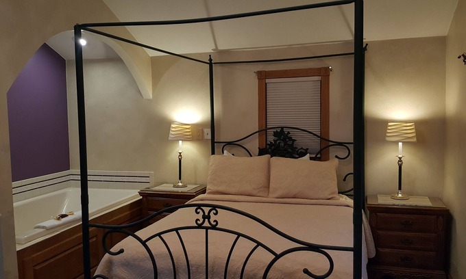 Sturgeon Bay Cottage | Snug Harbor Inn - Luxury Cottage 4