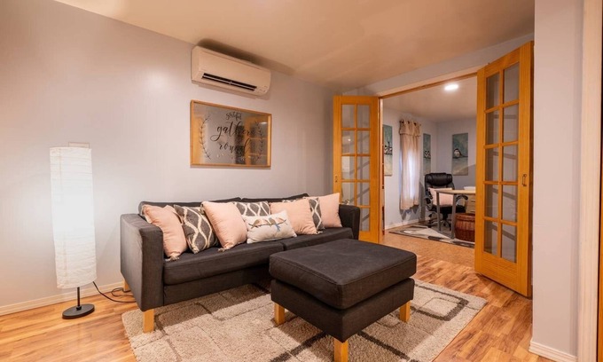 Tracyton House | Snug Studio Conveniently near PSNS, Ferry, Hospitals and Seattle