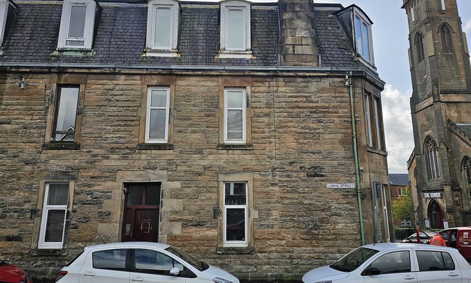 Helensburgh Apartment | Snug - Tùr Sealladh Apartment