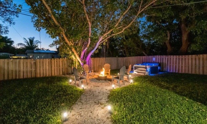 North Andrews Gardens House | So Flo Getaway, * Close to beach! *