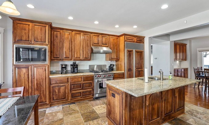 Ponderosa Trails House | So Grand, So Majestic, So Exquisite! Highly-Sought After Location! Pool Table!