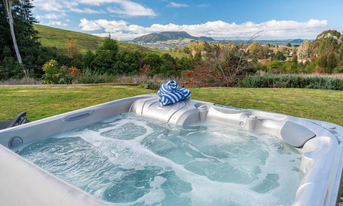Acacia Bay House | Soak & Stay Acacia Bay - Taupo