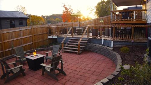 Bristol House | Soak Stroll 2 State St Casino Firepit Dogs OK
