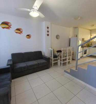 Matinhos House | Sobrado confortável a uma quadra do mar.